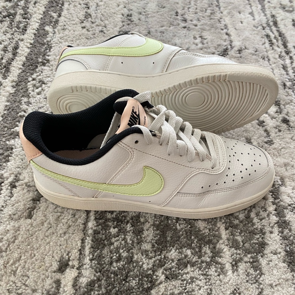 Nike Women’s Court Vision Low White Barely Volt DC1868-100 Sz 10 Sneakers Shoes